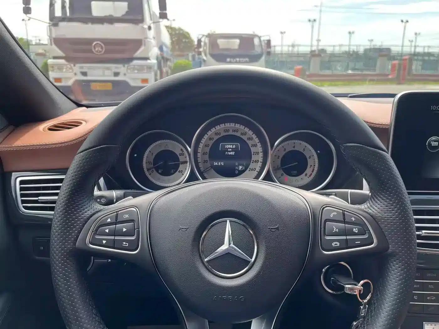 2015 Mercedes-Benz CLS 260 — миниатюра 26