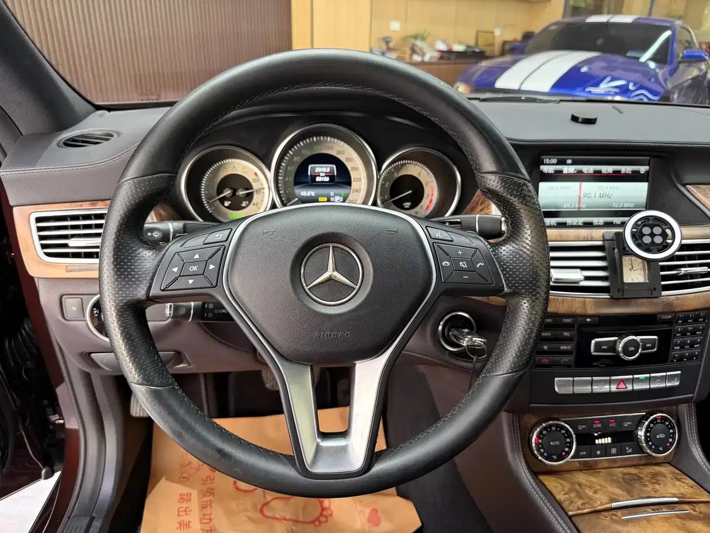 2012 Mercedes-Benz CLS 300 CGI — миниатюра 13