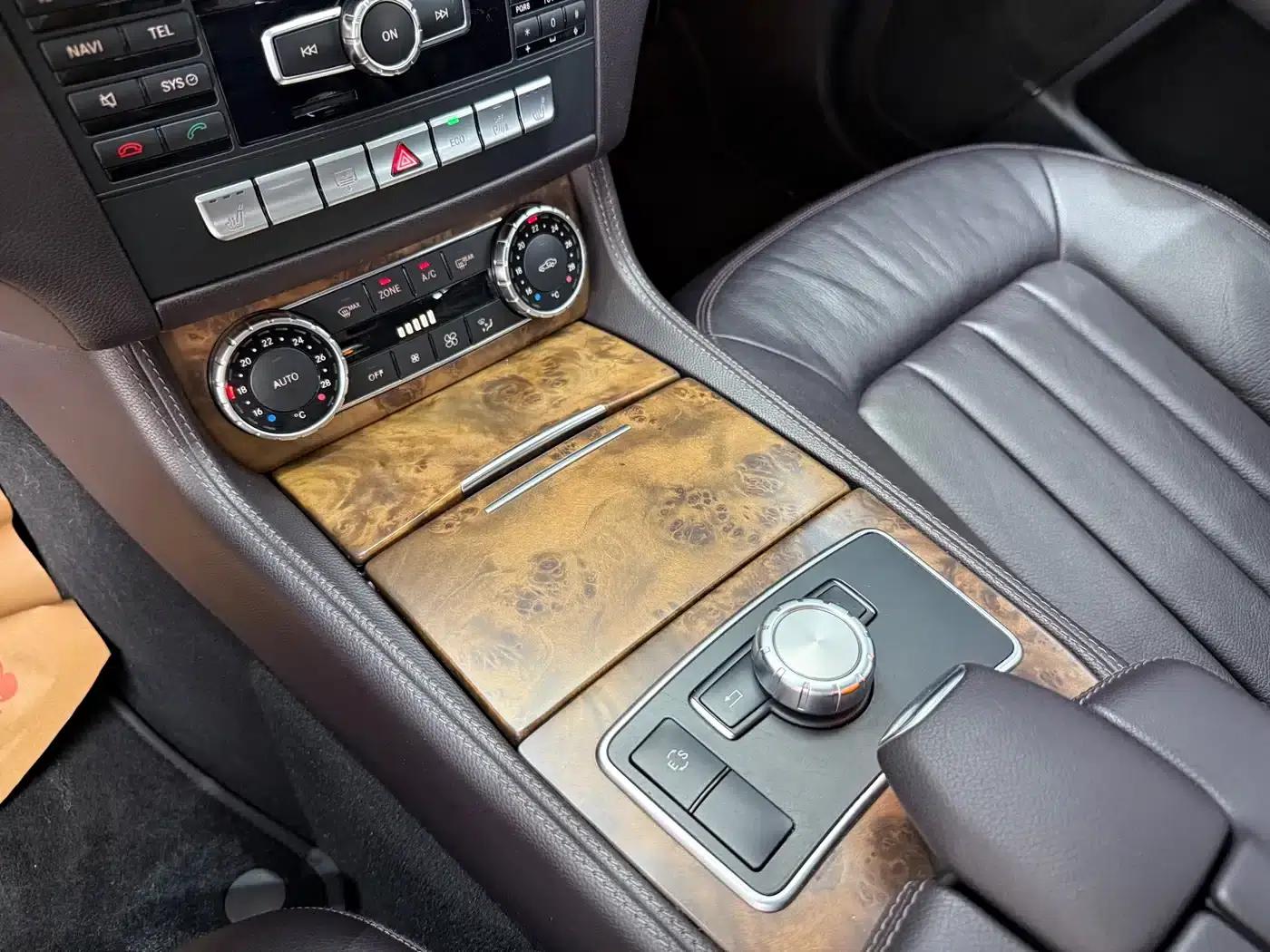 2012 Mercedes-Benz CLS 300 CGI — миниатюра 15