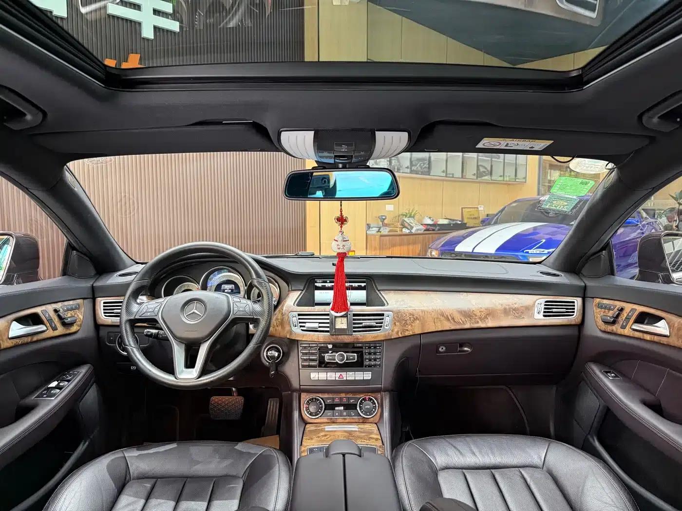 2012 Mercedes-Benz CLS 300 CGI — миниатюра 17