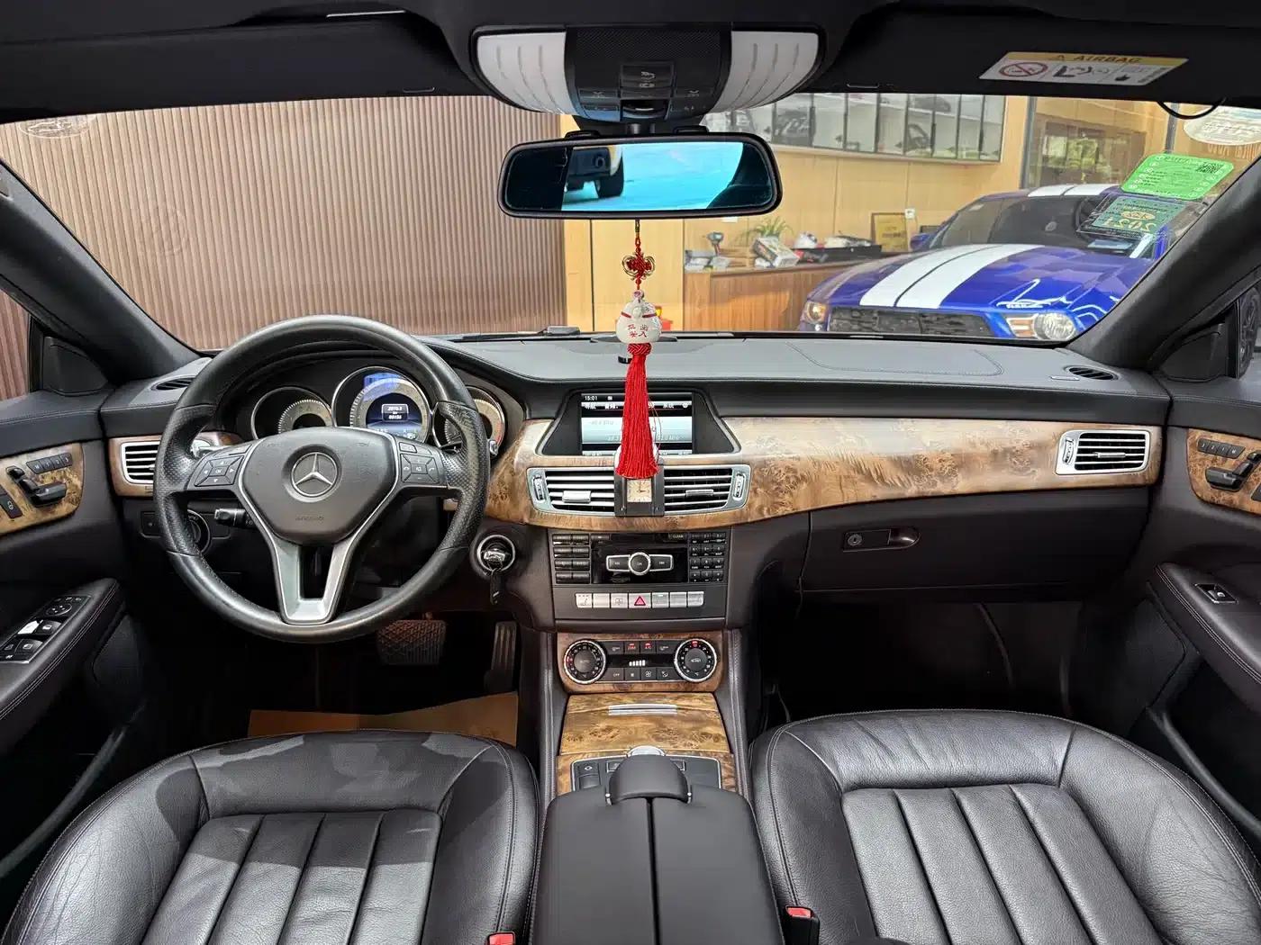 2012 Mercedes-Benz CLS 300 CGI — миниатюра 18