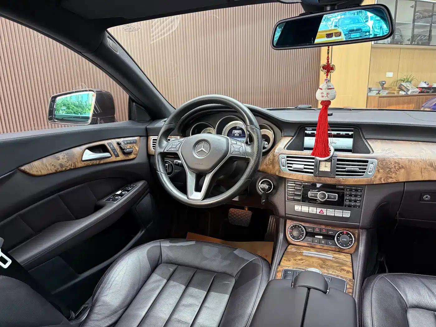2012 Mercedes-Benz CLS 300 CGI — миниатюра 19