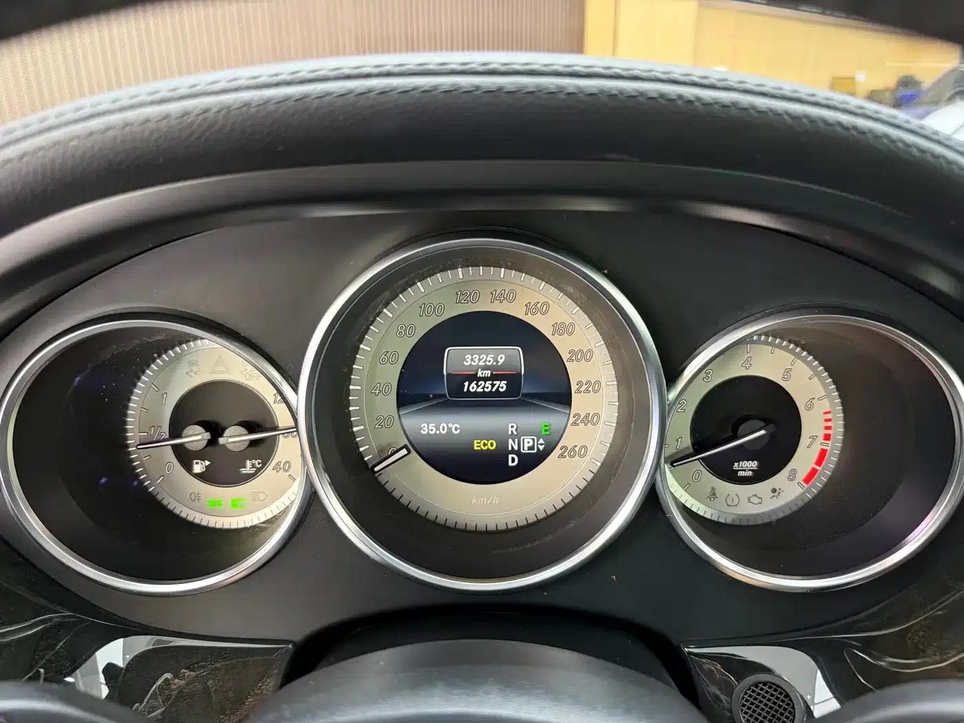 2012 Mercedes-Benz CLS 300 CGI — миниатюра 13