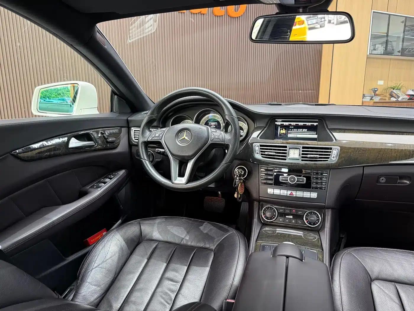 2012 Mercedes-Benz CLS 300 CGI — миниатюра 19