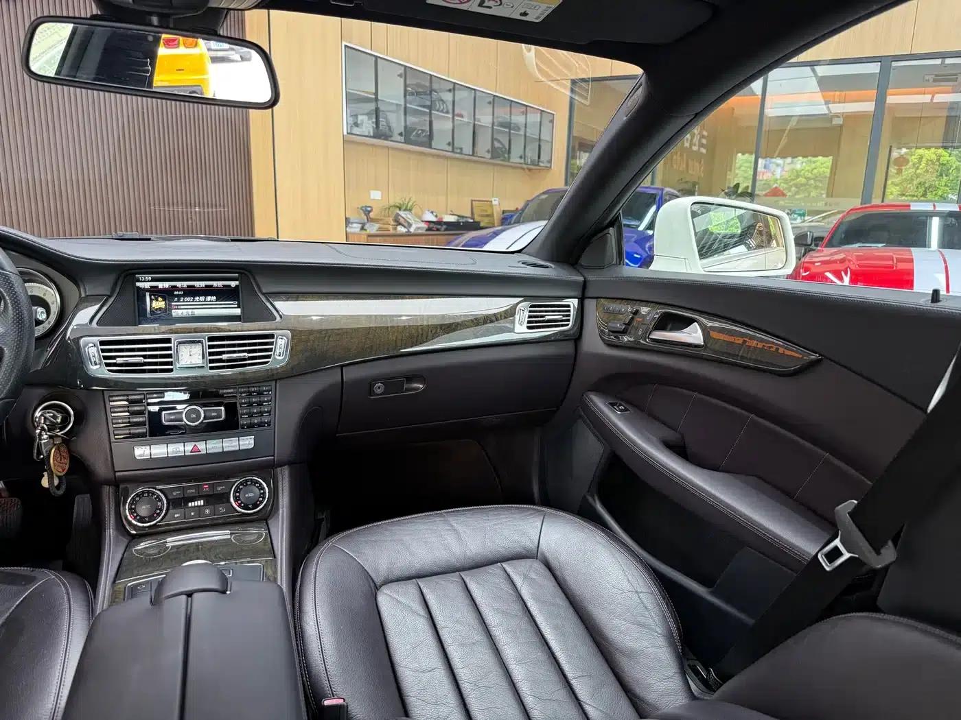 2012 Mercedes-Benz CLS 300 CGI — миниатюра 20