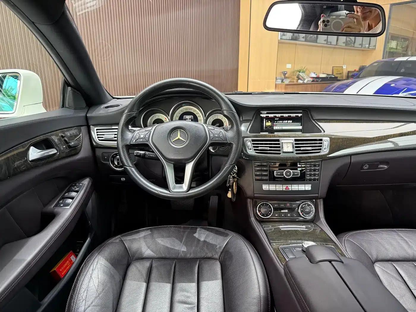 2012 Mercedes-Benz CLS 300 CGI — миниатюра 21