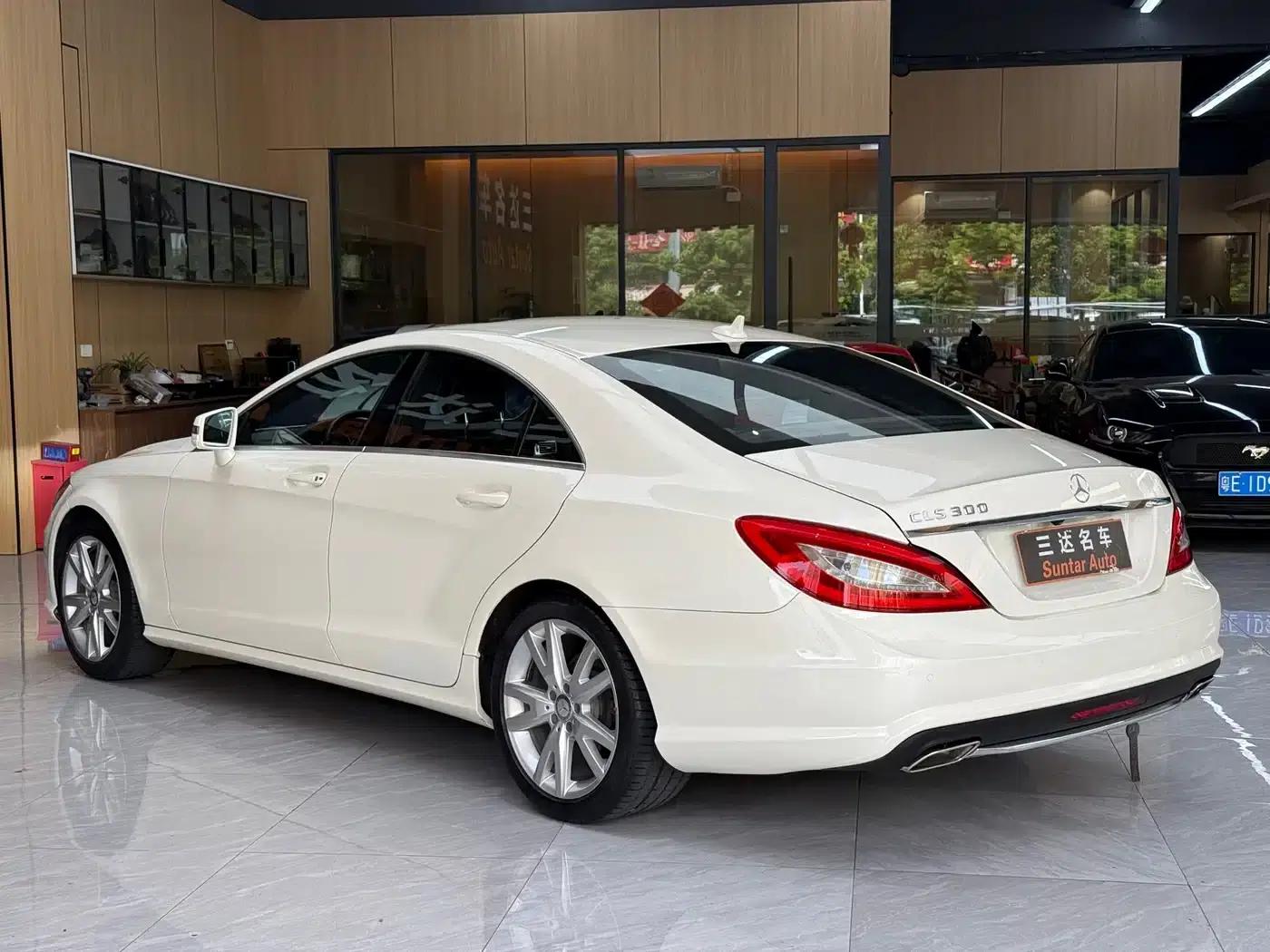 2012 Mercedes-Benz CLS 300 CGI — миниатюра 4