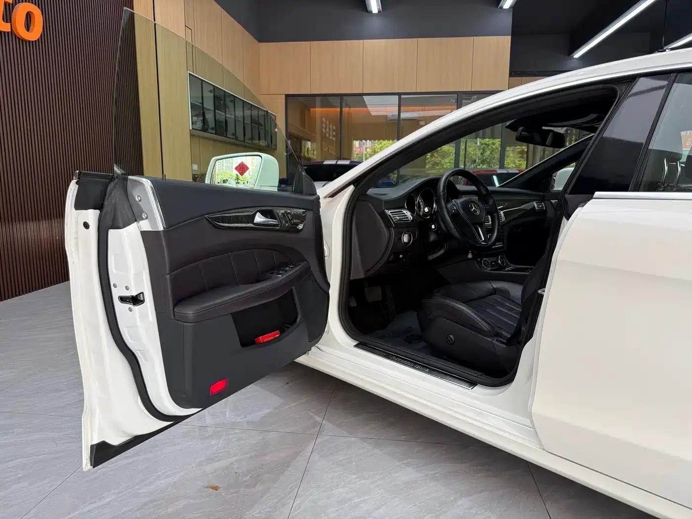 2012 Mercedes-Benz CLS 300 CGI — миниатюра 10