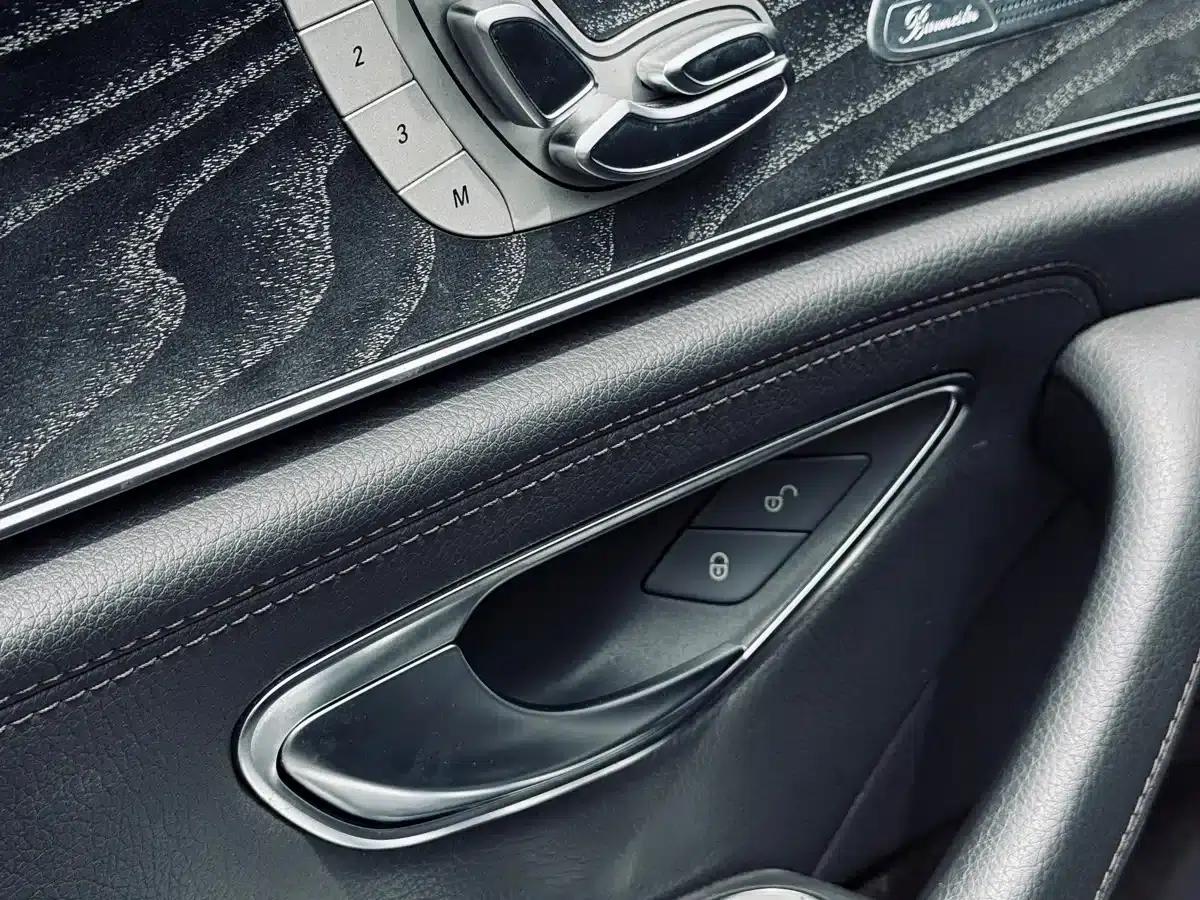 Mercedes-Benz CLS 2018 CLS 300 Luxury — миниатюра 16