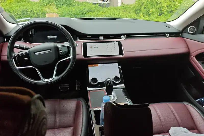 Range Rover Evoque 2021 Model: Evoque L 249PS R-Dynamic First Edition — миниатюра 13