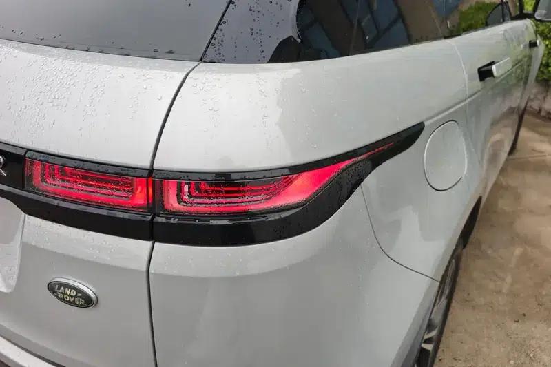Range Rover Evoque 2021 Model: Evoque L 249PS R-Dynamic First Edition — миниатюра 6