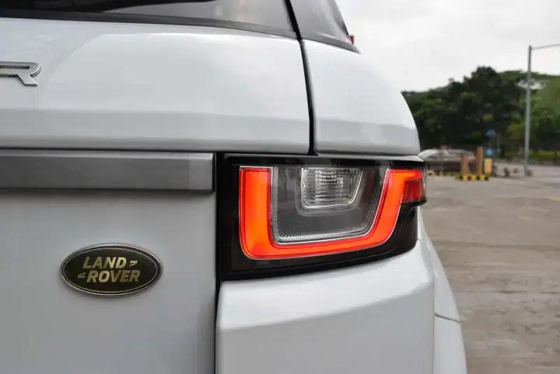 Range Rover Evoque 2017 2.0T SE Smart Edition — миниатюра 9