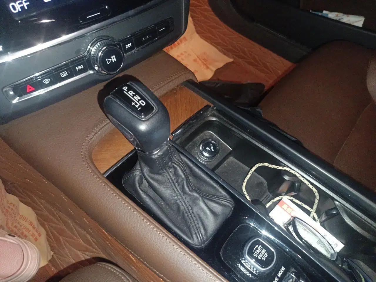 Volvo S90 2020 Facelifted T5 Zhiyi Luxury Edition — миниатюра 14