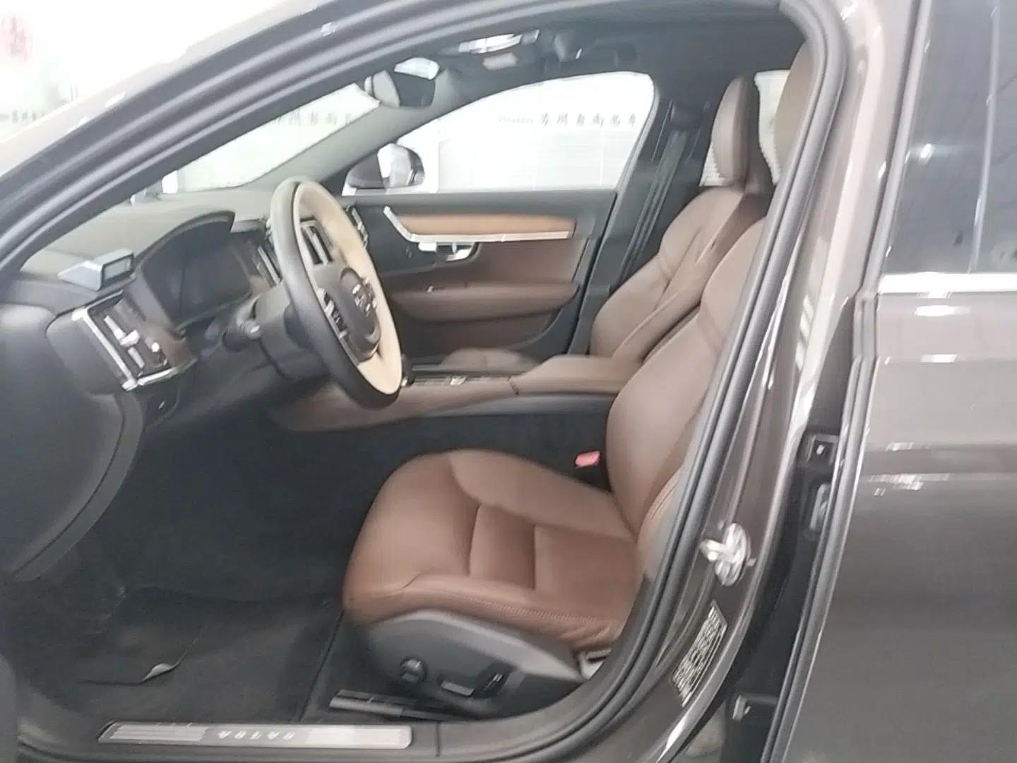 Volvo S90 2023 B5 Zhiyi Luxury Edition — миниатюра 17