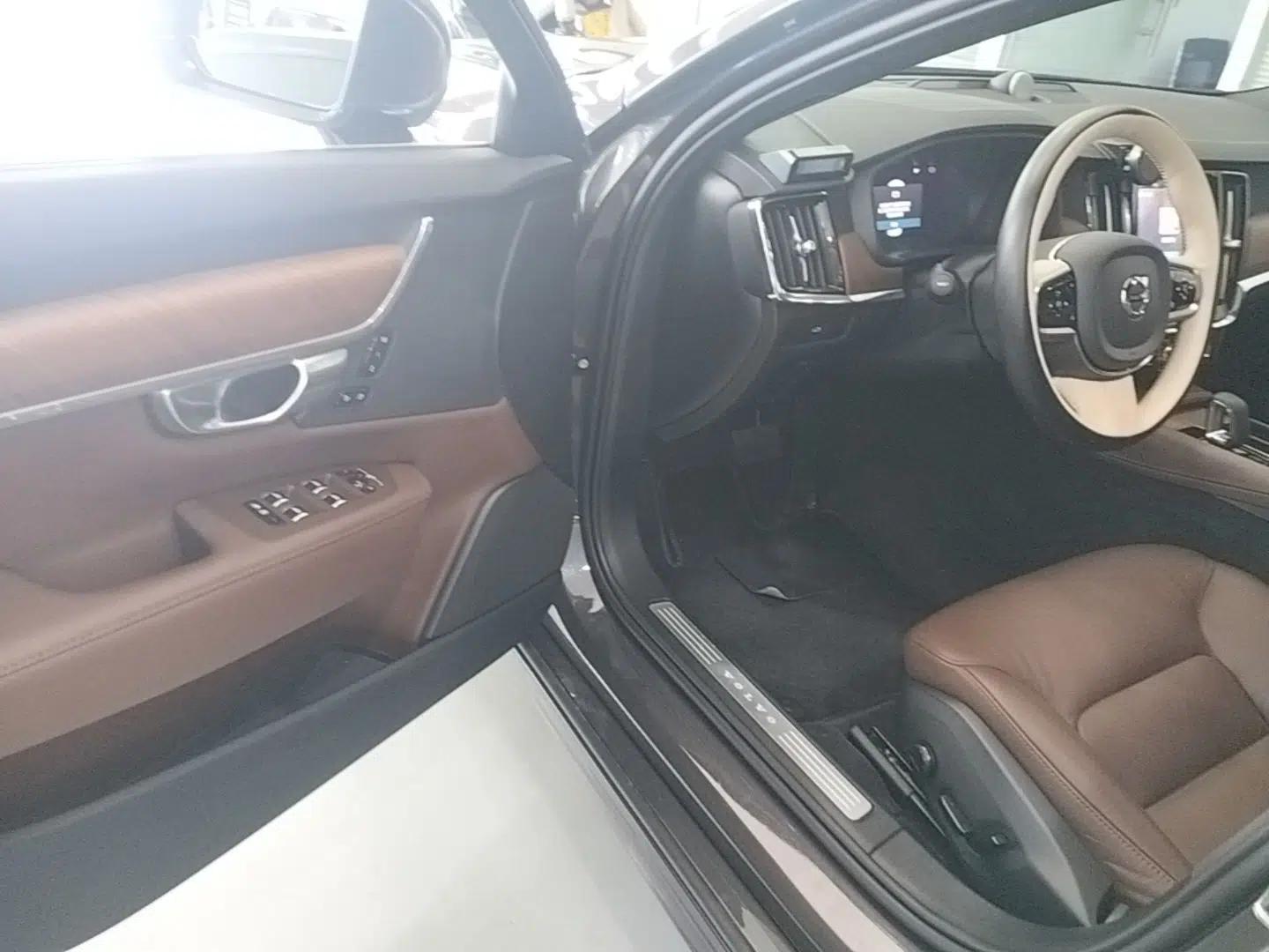Volvo S90 2023 B5 Zhiyi Luxury Edition — миниатюра 18