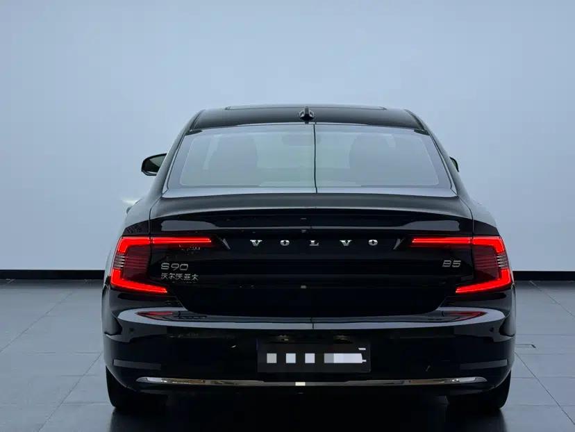 Volvo S90 2022 B5 Zhiyuan Luxury Edition — миниатюра 13