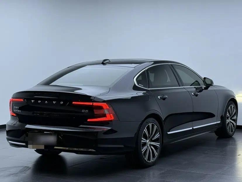 Volvo S90 2022 B5 Zhiyuan Luxury Edition — миниатюра 17