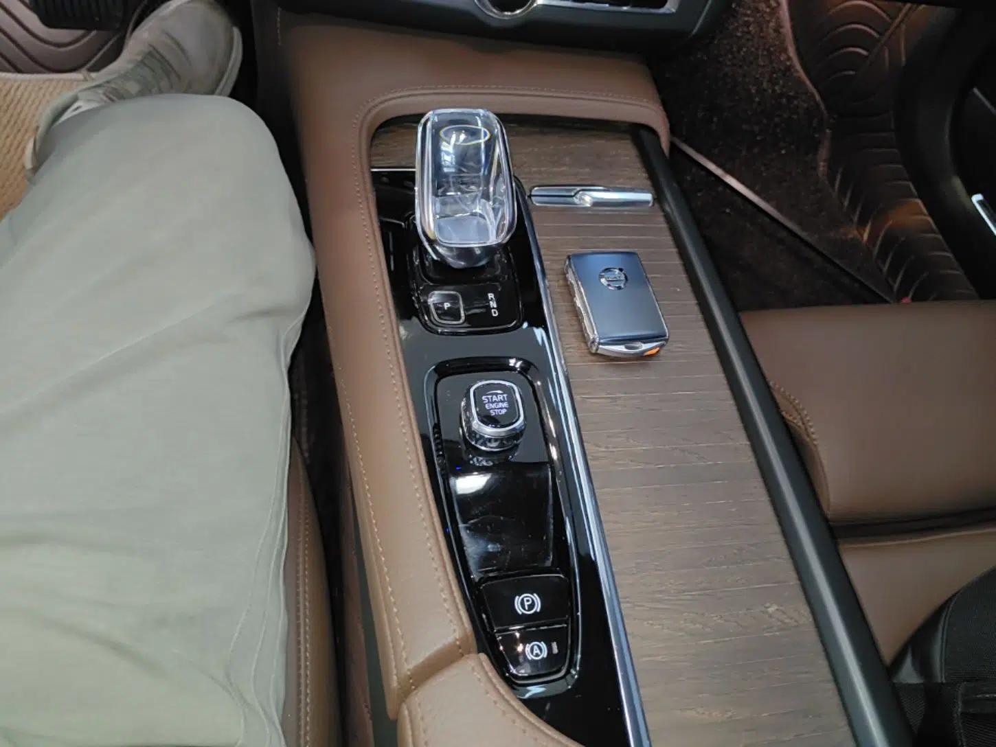 Volvo S90 2022 B5 Zhiyuan Luxury Edition — миниатюра 23