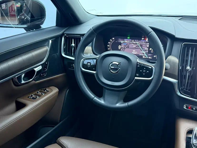 Volvo S90 2022 B5 Zhiyuan Luxury Edition — миниатюра 30