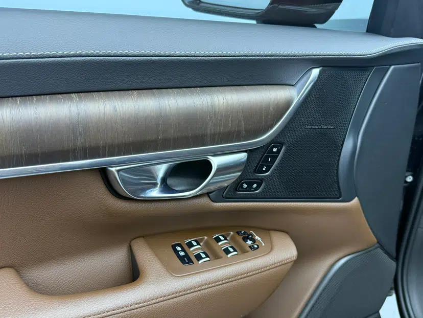 Volvo S90 2022 B5 Zhiyuan Luxury Edition — миниатюра 31