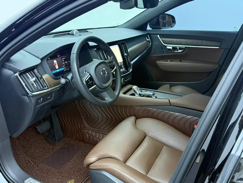 Volvo S90 2022 B5 Zhiyuan Luxury Edition — миниатюра 34