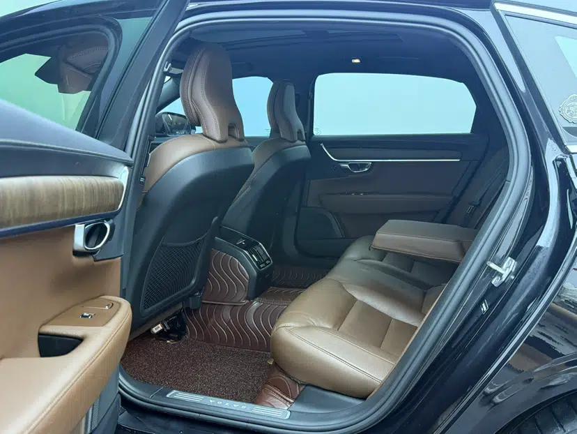 Volvo S90 2022 B5 Zhiyuan Luxury Edition — миниатюра 35