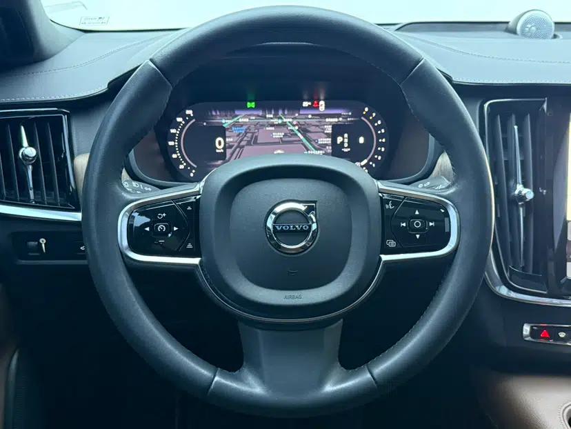 Volvo S90 2022 B5 Zhiyuan Luxury Edition — миниатюра 37