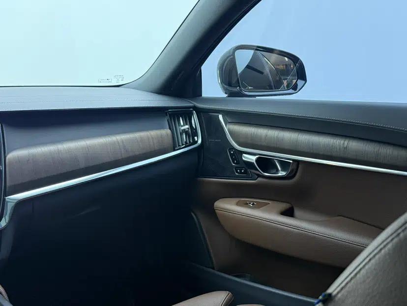 Volvo S90 2022 B5 Zhiyuan Luxury Edition — миниатюра 38