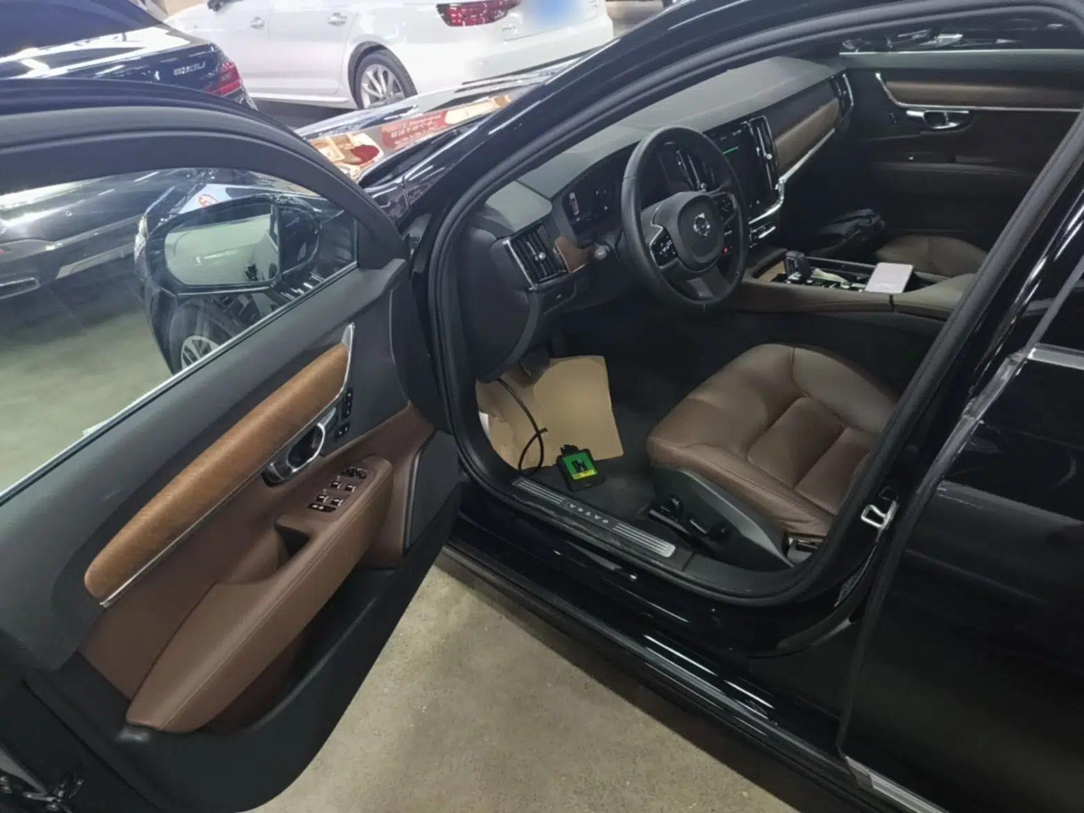 Volvo S90 2024 B5 Zhiyi Luxury Edition — миниатюра 18