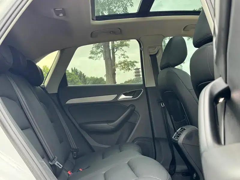 Audi Q3 2015 30 TFSI Progressive — миниатюра 24