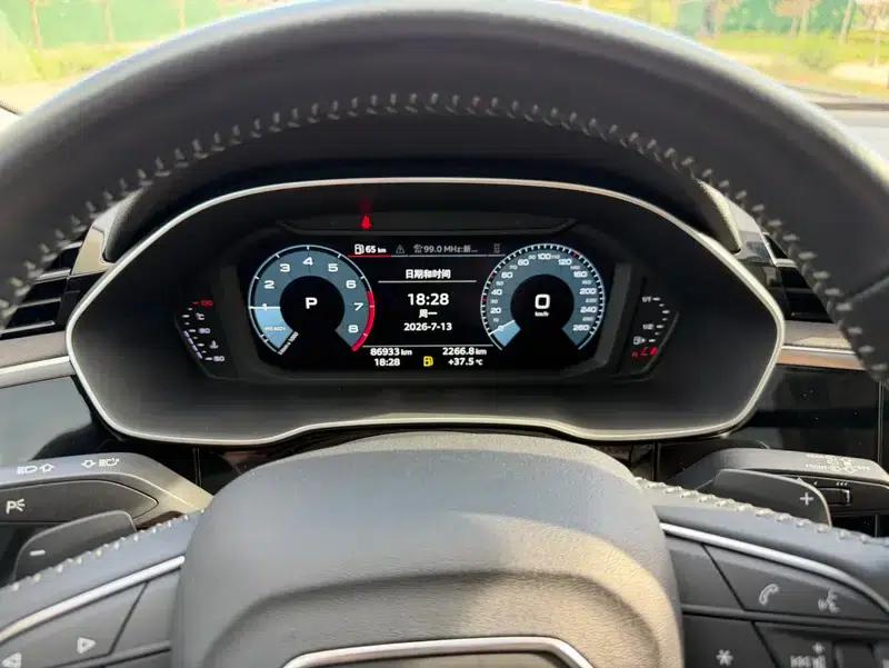 Audi Q3 2019 35 TFSI Fashion Dynamic Edition — миниатюра 8