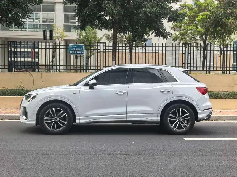 Audi Q3 2022 35 TFSI Progressive Dynamic — миниатюра 4