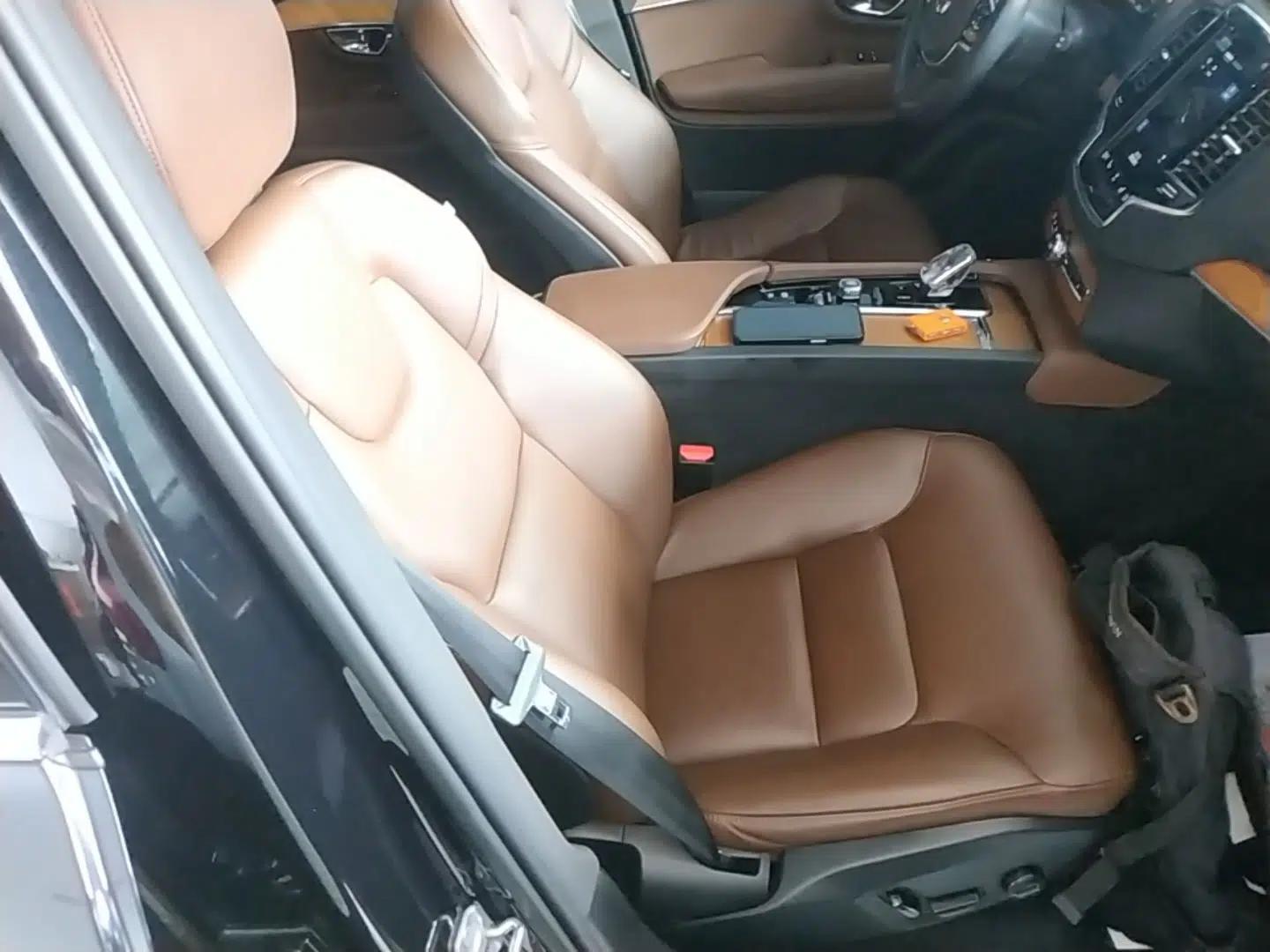 Volvo XC90 2021 B6 Zhiyi Luxury Edition 7-Seater — миниатюра 19