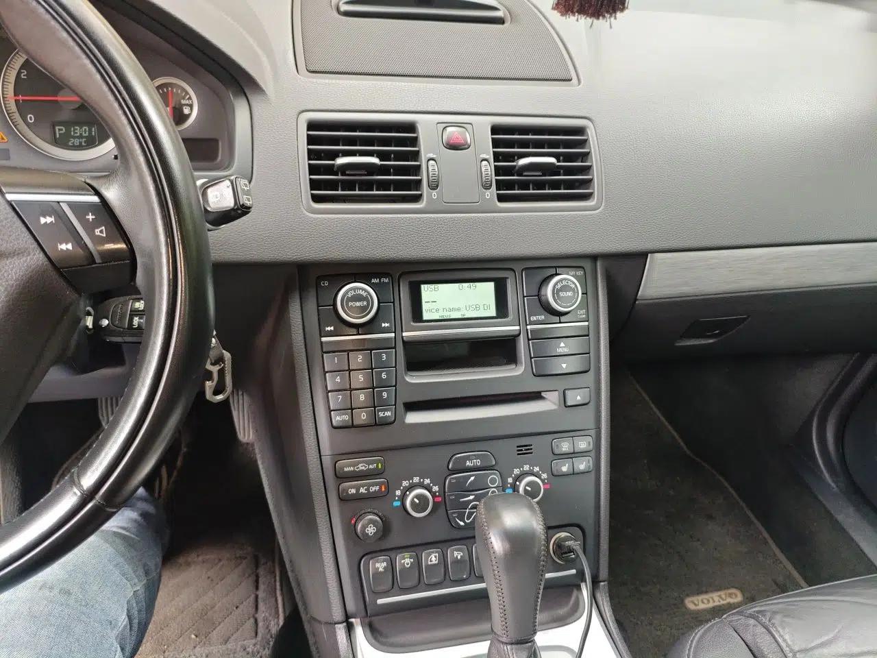 Volvo XC90 2013 2.5T T5 Luxury Edition — миниатюра 13