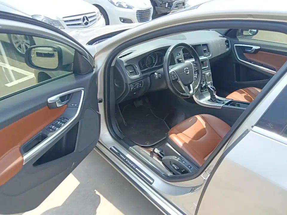 Volvo S60 2018 S60L T3 Smart Progress Edition — миниатюра 23