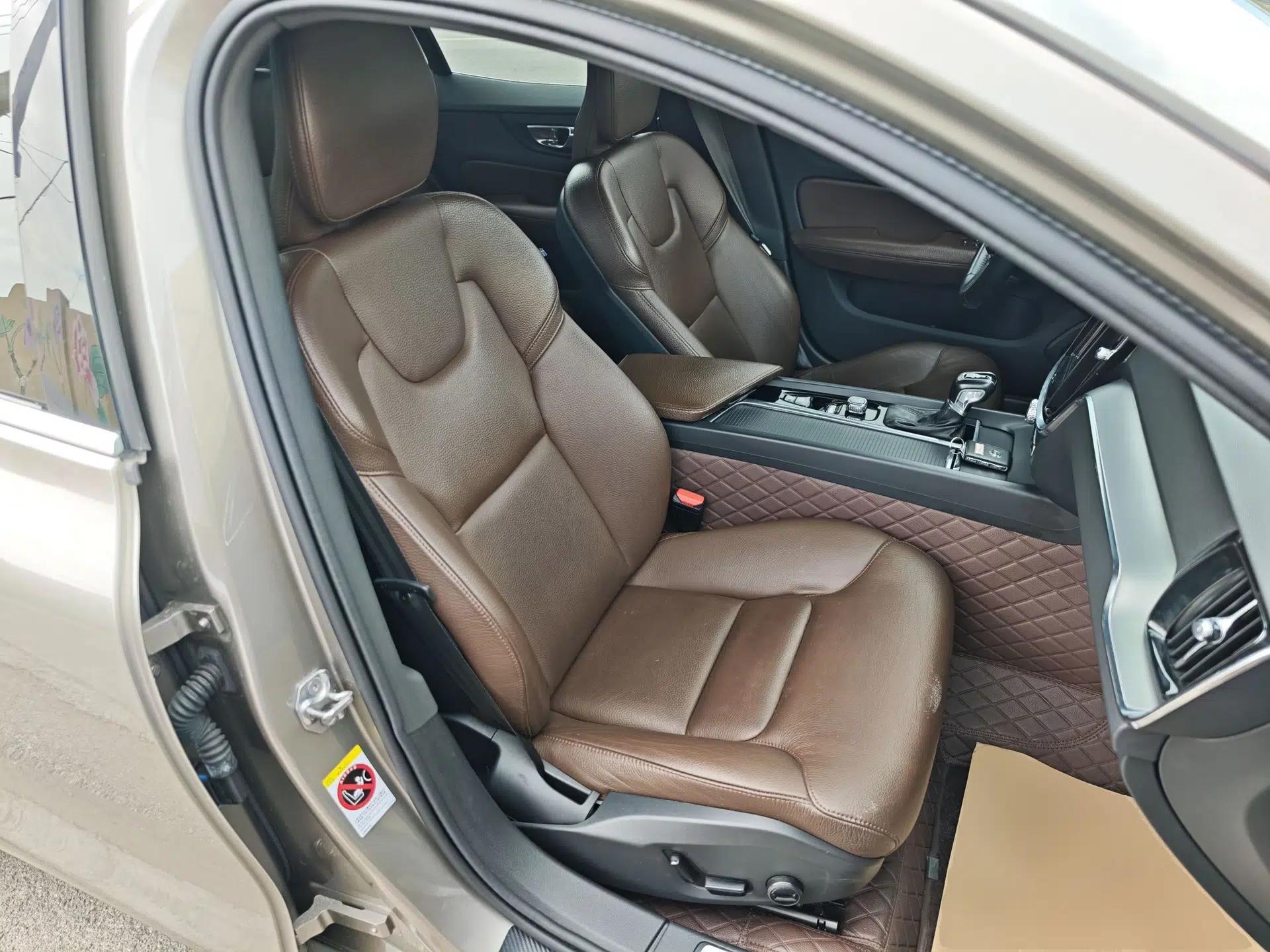Volvo S60 2021 T4 Zhiyi Luxury Edition — миниатюра 24