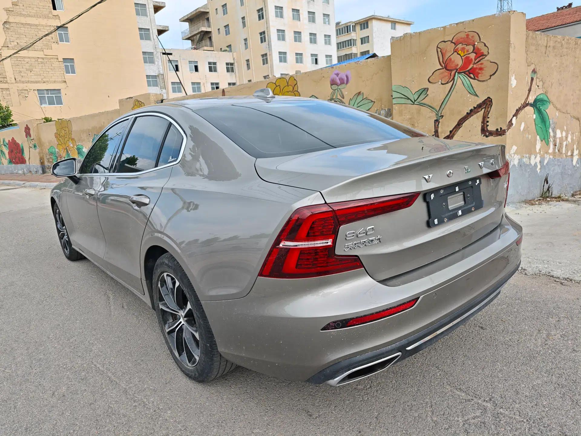 Volvo S60 2021 T4 Zhiyi Luxury Edition — миниатюра 4