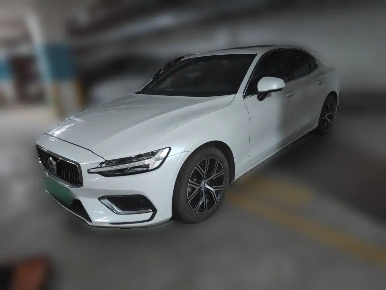 Volvo S60 2023 B4 Zhiyi Luxury Edition — миниатюра 1