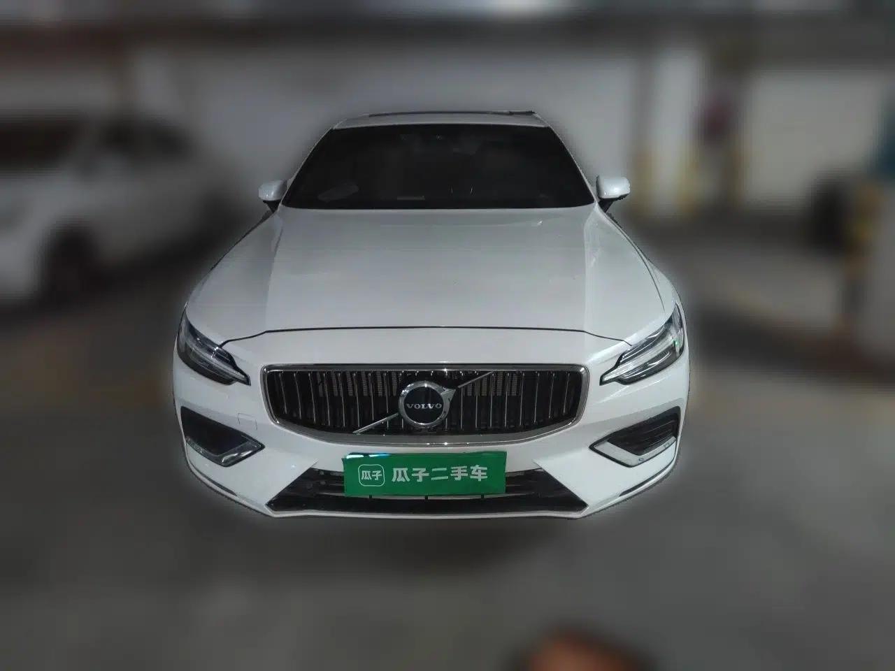Volvo S60 2023 B4 Zhiyi Luxury Edition — миниатюра 2