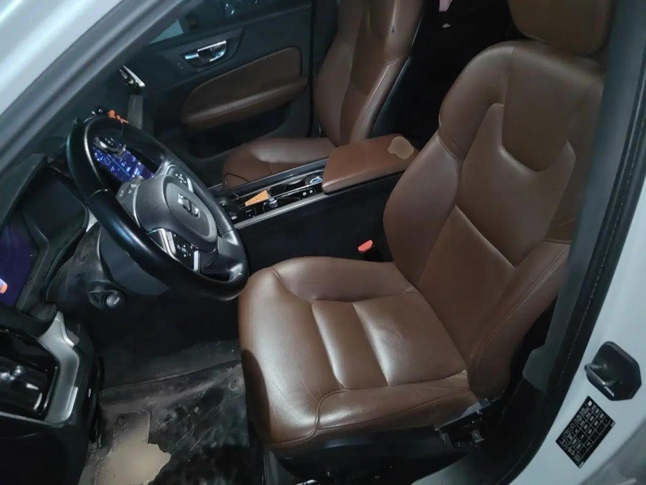 Volvo S60 2023 B4 Zhiyi Luxury Edition — миниатюра 15