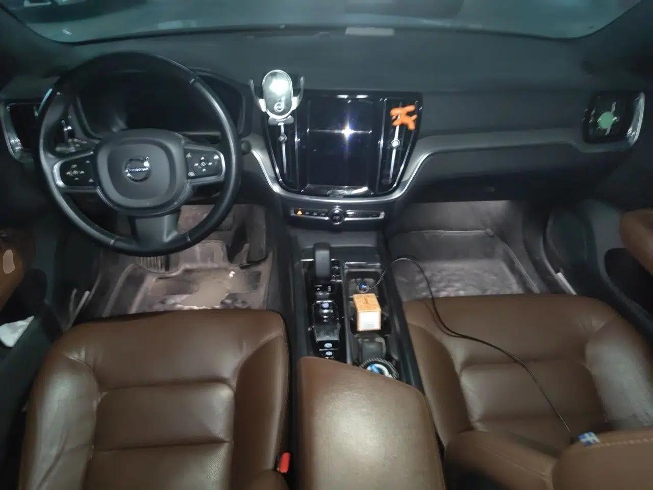 Volvo S60 2023 B4 Zhiyi Luxury Edition — миниатюра 9