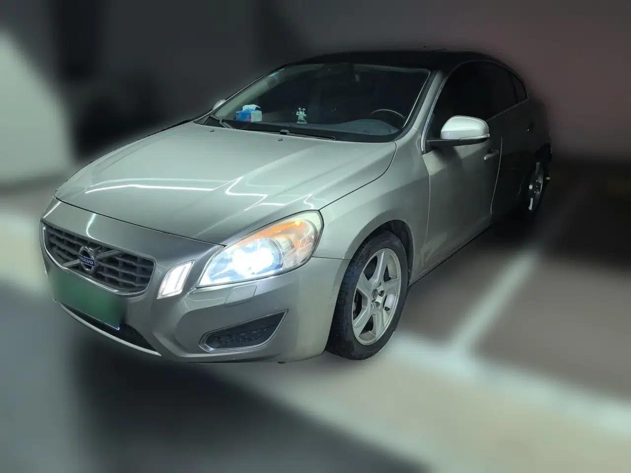 Volvo S60 2012 T5 Zhiya Edition — миниатюра 1