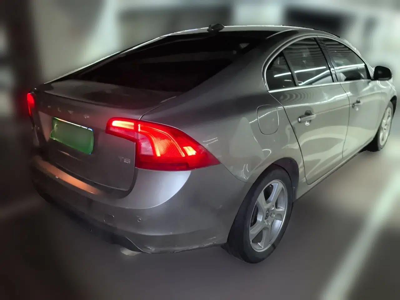 Volvo S60 2012 T5 Zhiya Edition — миниатюра 6