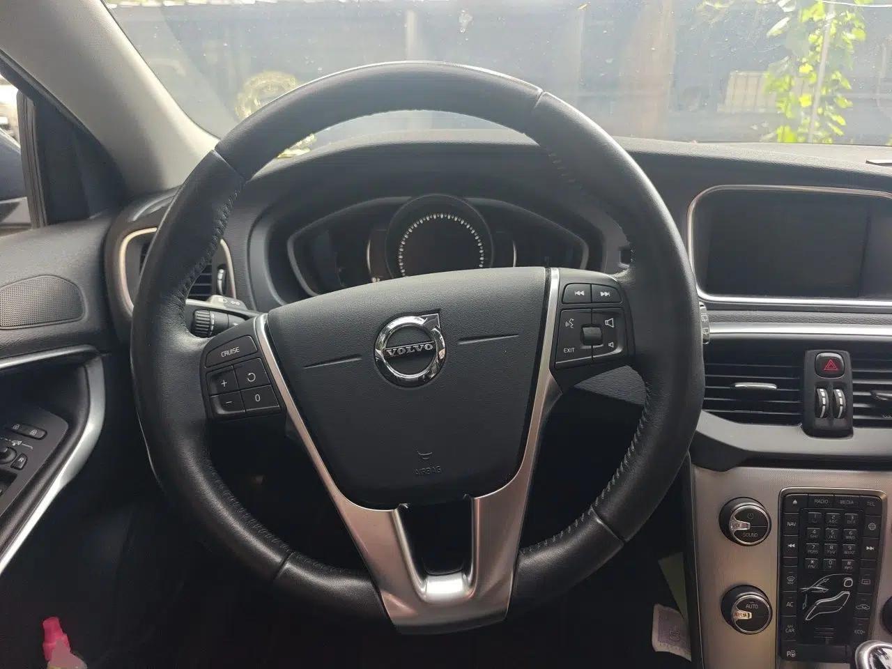 Volvo V40 2017 T3 Zhiya Edition — миниатюра 7