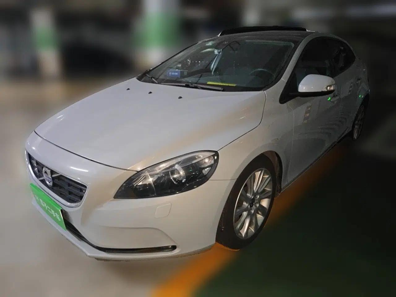 Volvo V40 2015 1.6T Zhiyi Edition — миниатюра 1