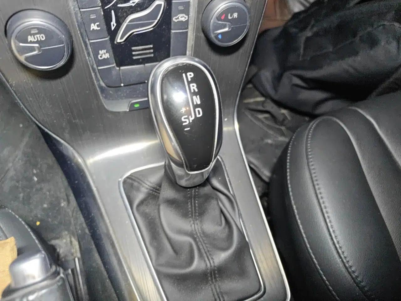Volvo V40 2015 1.6T Zhiyi Edition — миниатюра 14