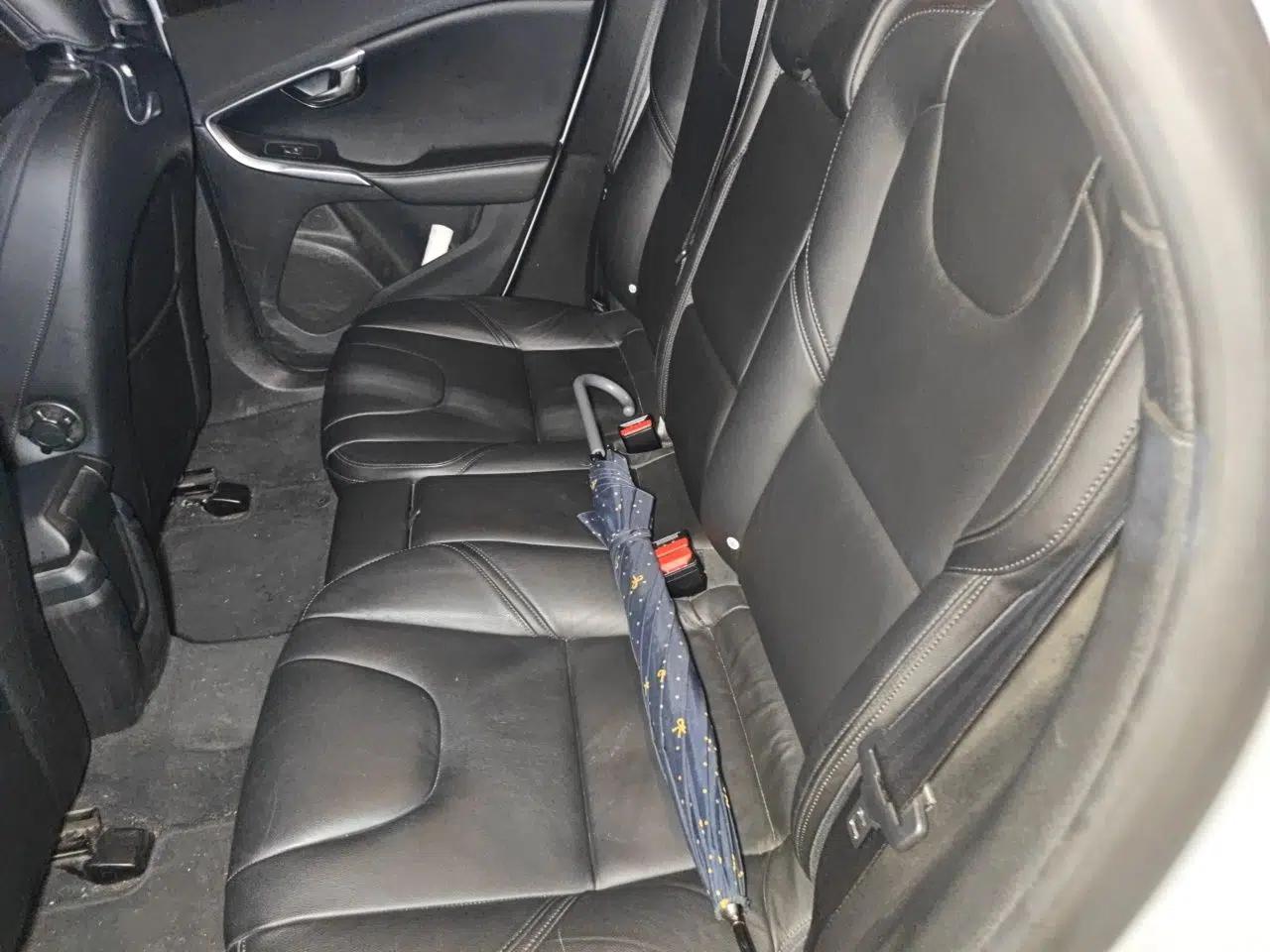 Volvo V40 2015 1.6T Zhiyi Edition — миниатюра 17