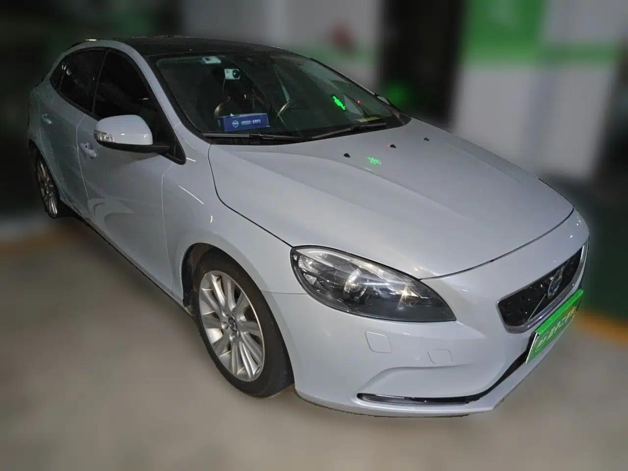 Volvo V40 2015 1.6T Zhiyi Edition — миниатюра 3