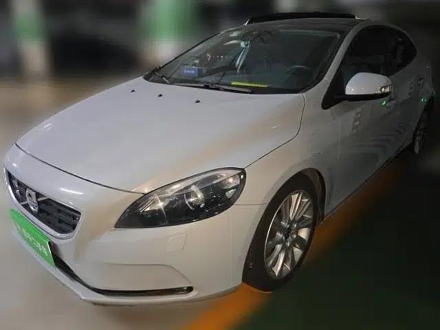 Volvo V40 2015 1.6T Zhiyi Edition