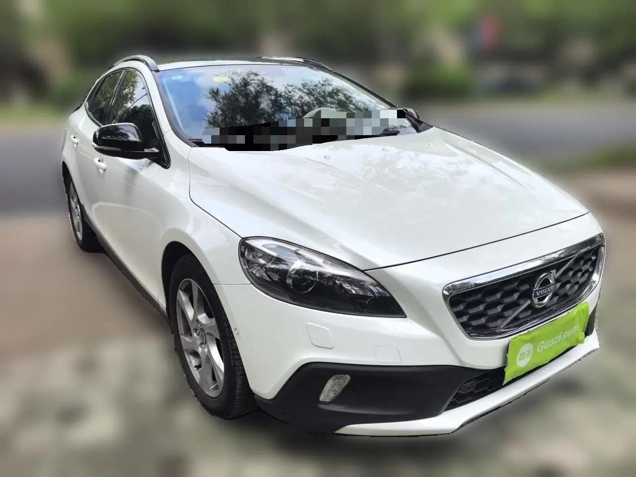 Volvo V40 2015 Cross Country T5 AWD Smart Luxury Edition — миниатюра 3